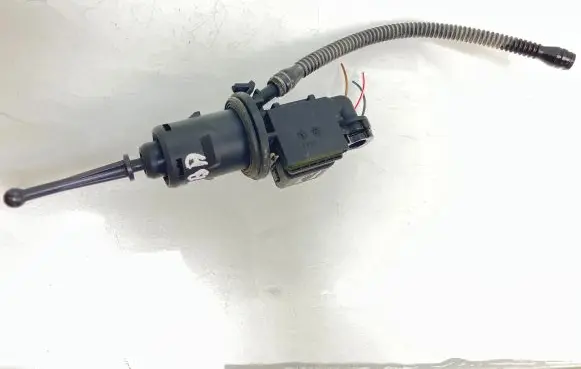 Skoda Octavia Mk2 (1Z) Clutch master cylinder 1K0721388