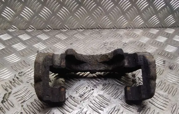 Volkswagen Transporter - Caravelle T5 Front Brake Caliper Pad/Carrier 