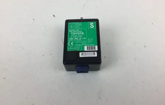 Toyota Auris 150 Door control unit/module 8974002011