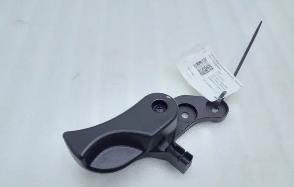 BMW 2 F45 Engine bonnet (hood) release handle 7326517 51237326517