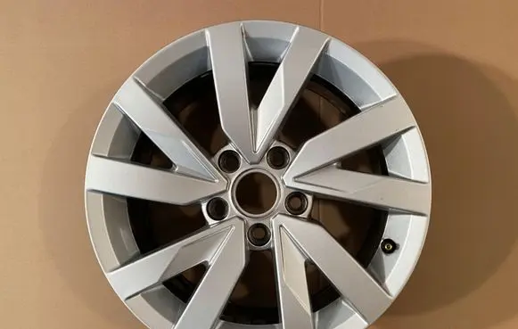 R16 alloy rim