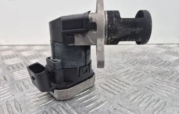 Mercedes-Benz C W203 EGR valve 00005320C5 A6461401060 AC5082152562