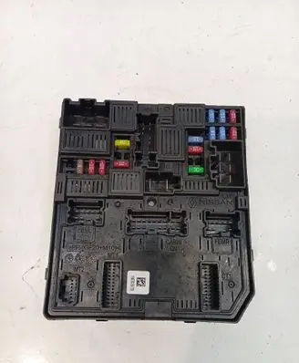 Nissan X-Trail T32 Fuse module 284B75NA0A 50NG12F02 1967019729