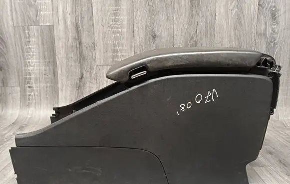 Volvo V70 Armrest 30722553 1156595