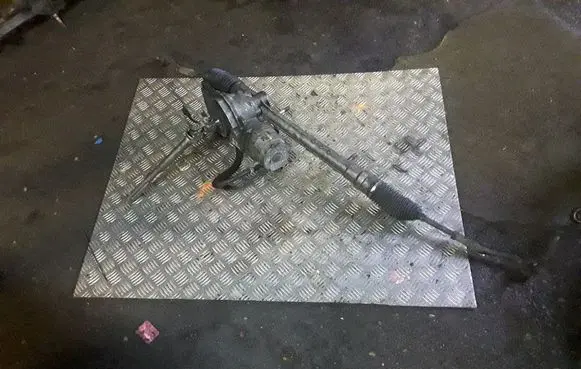 Citroen DS3 Steering rack 26140264