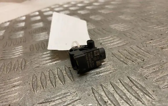 Mercedes-Benz E W213 Airbag deployment crash/impact sensor A2139051300