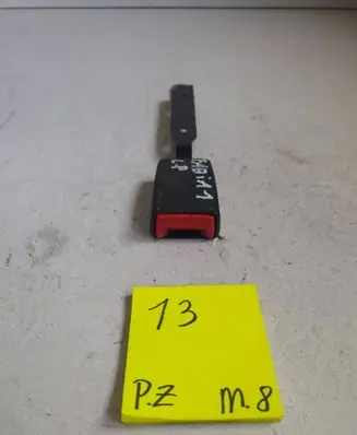 Skoda Fabia Mk1 (6Y) Front seatbelt buckle 324778