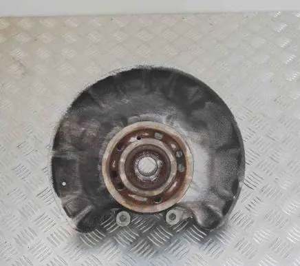 Rear wheel hub