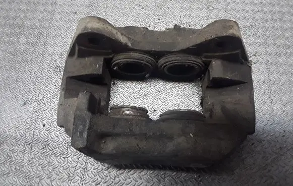 Toyota Hilux (N80, N90, N100, N110) Front brake caliper
