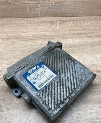 Volvo S40, V40 Engine control unit/module ECU HOM7700868321 7700103515A