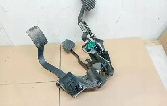 Citroen Berlingo Pedal assembly 