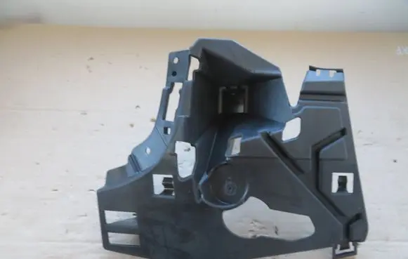 Volvo XC60 Front bumper mounting bracket 31425173