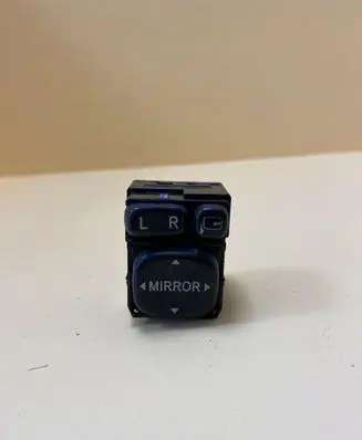 Wing mirror switch