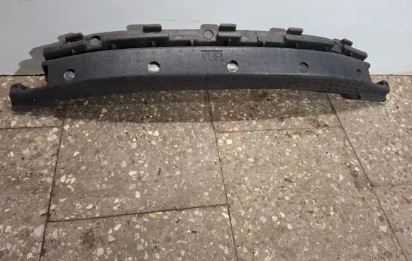 Front bumper foam support bar