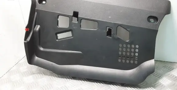 Foot area side trim