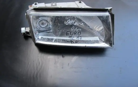 Skoda Octavia Mk1 (1U) Headlight/headlamp 1U1941016L