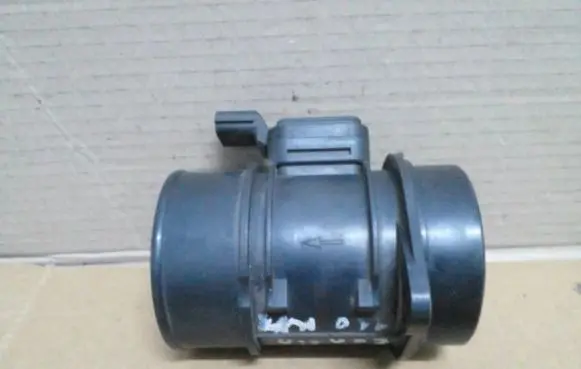Renault Laguna III Mass air flow meter 8200702517