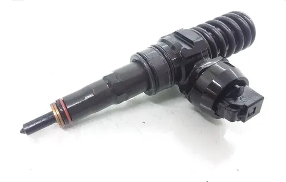 Volkswagen Golf V Fuel injector 038130073BN 0414720313