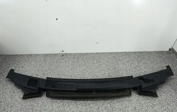 Peugeot iOn Wiper trim