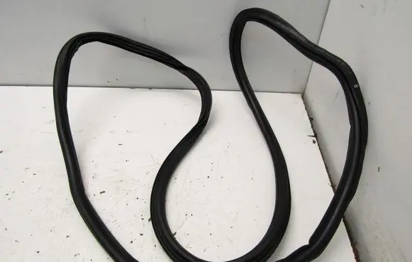 Audi A4 S4 B9 Front door rubber seal 08131105