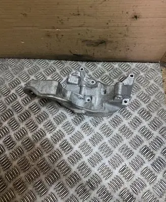 Volvo XC90 Fuel pump bracket 31480996