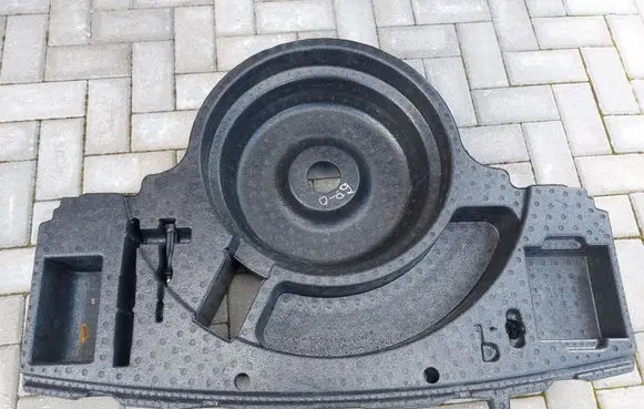 Volkswagen Tiguan Allspace Spare wheel section trim 5NN012115B