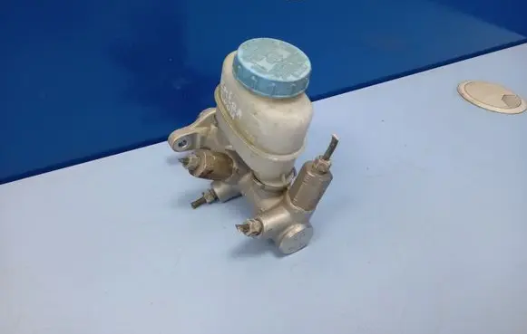 Nissan Almera Master brake cylinder BM44