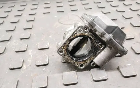 KIA Sportage Throttle valve 351002A900 5WY9174D 1102231