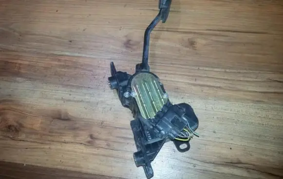 Mitsubishi Grandis Accelerator throttle pedal 47150187
