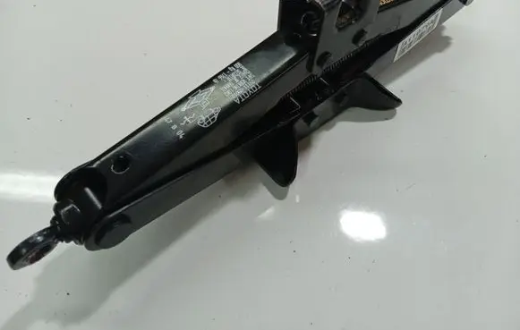 Toyota Avensis T250 Lift Jack 0911105010 09111-05010