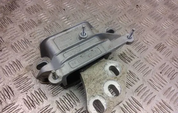 Ford Puma Gearbox mount L1BG7M121BB