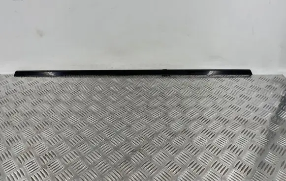 Mercedes-Benz C W205 Rear door glass trim molding