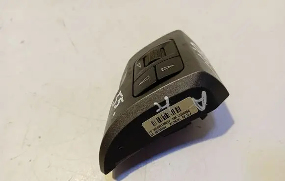 Opel Astra H Steering wheel buttons/switches 440768813 88139804