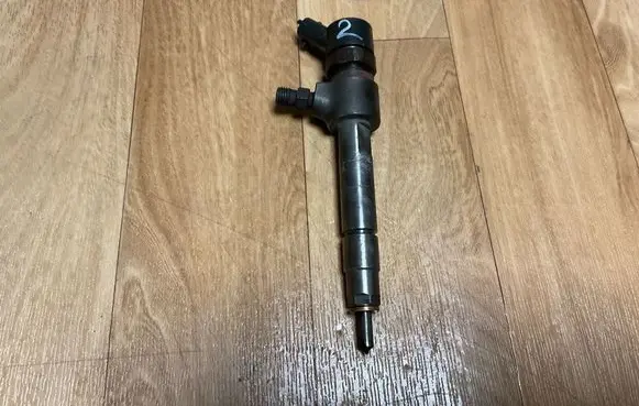 Opel Zafira B Fuel injector 0445110
