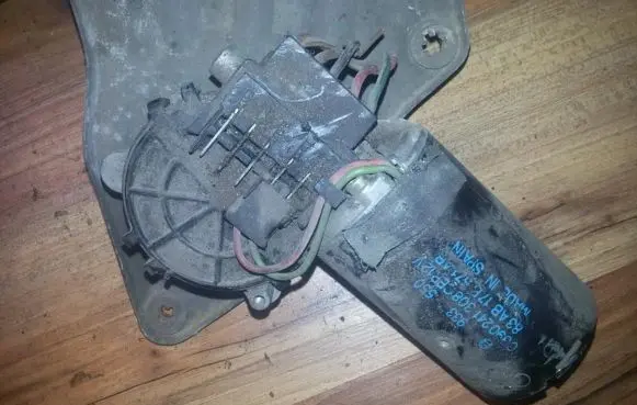 Ford Escort Wiper motor 83ab17b571ab