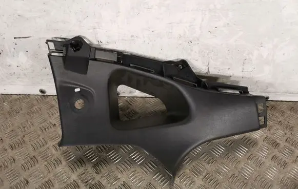 Nissan 370Z (D)pillar trim (top) 769351EA0A