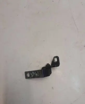 Ford Mondeo MK IV Front door lower hinge 