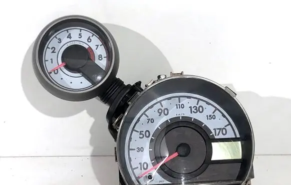 Speedometer (instrument cluster)