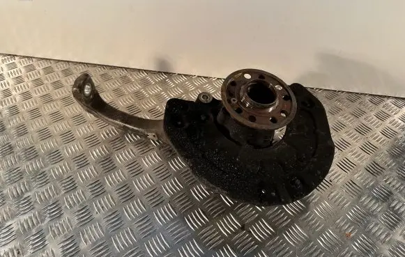 Mercedes-Benz E W213 Front wheel hub 200461905 436L 2133300302