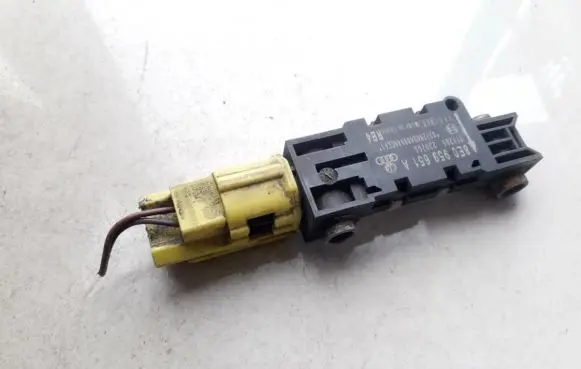 Audi A4 S4 B6 8E 8H Airbag deployment crash/impact sensor 8E0959651A 011205220705