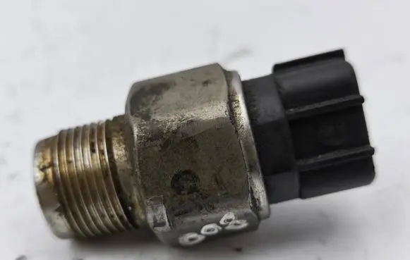 Fuel pressure sensor