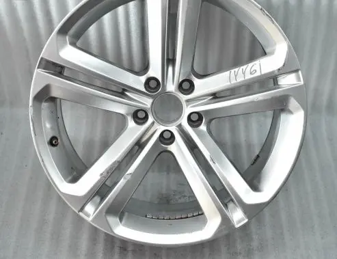 Volkswagen Tiguan R19 alloy rim 