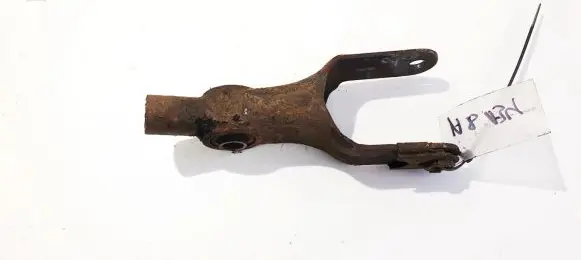 Peugeot 406 Engine mount bracket