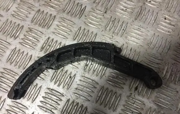 Nissan Almera Tino Slide rail for timing chain 