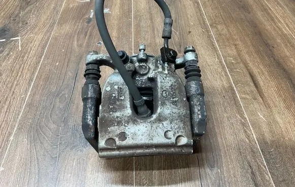 Mercedes-Benz E W213 Rear brake caliper A0004237100 354336C
