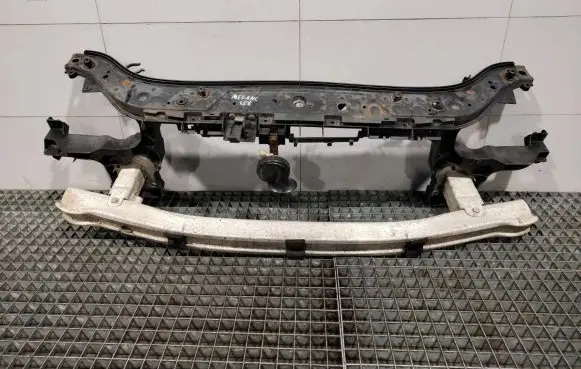 Renault Megane II Radiator support slam panel