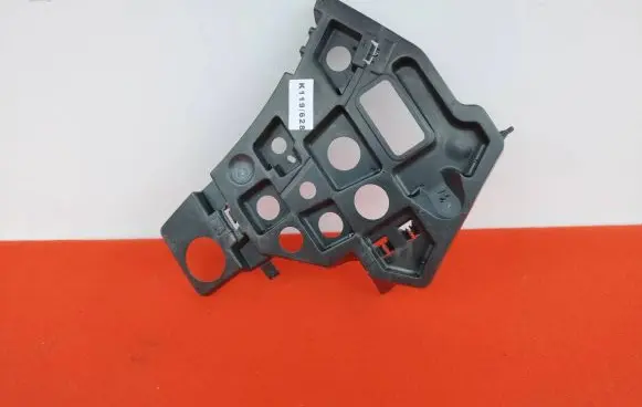 Peugeot 5008 Front bumper mounting bracket 9686181380