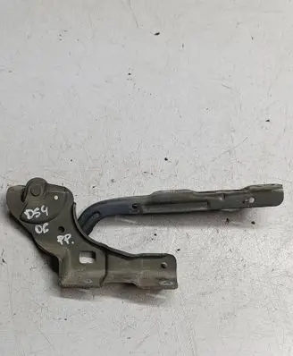 Engine bonnet/hood hinges