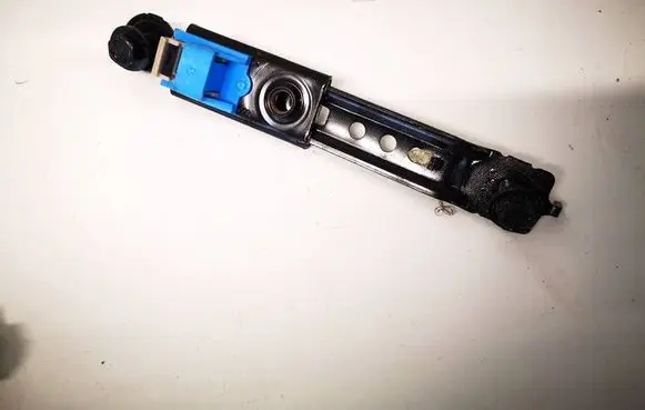 Hyundai Kona I Seat belt adjustment rail 