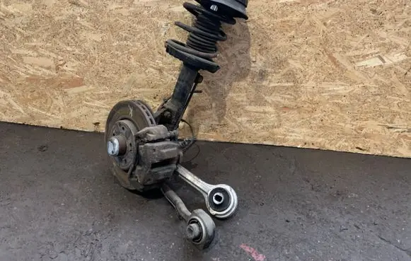 Mercedes-Benz CLK A209 C209 Front wheel hub